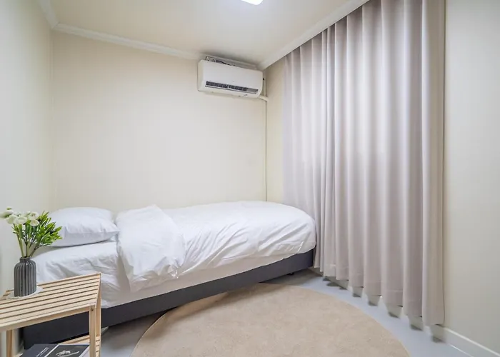 Osondoson Stay-5min To Hapjeong Station, Family Favorites, 3bed Room, Large Living